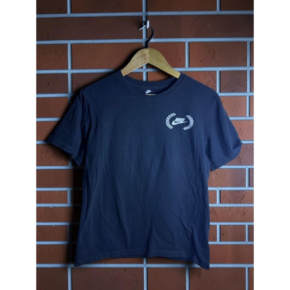 Nike Sportswear Graphic T Shirt Men's Medium Black Swoosh Back Print